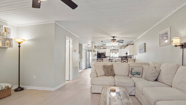 Building Photo - 155 Misty Cove