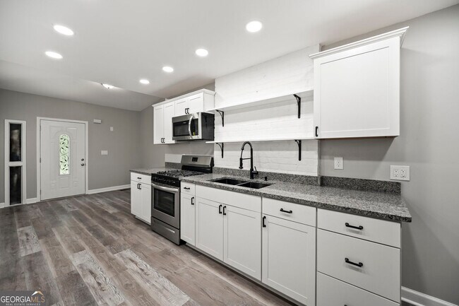 Building Photo - 1126 Briarcliff Pl NE