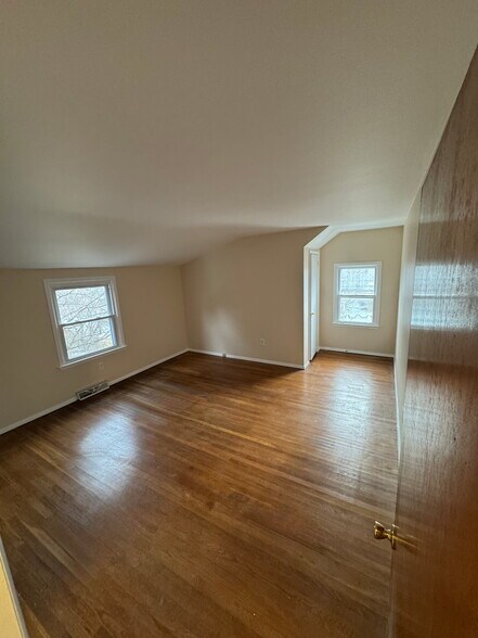 Hardwood Floor - 2363 Mount Carmel Ave