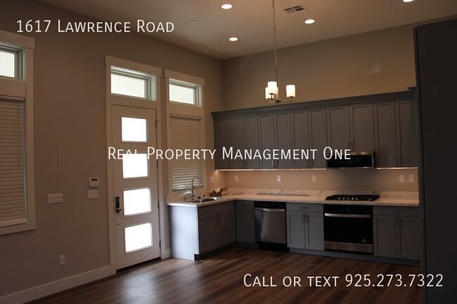 Building Photo - 1617 Lawrence Rd