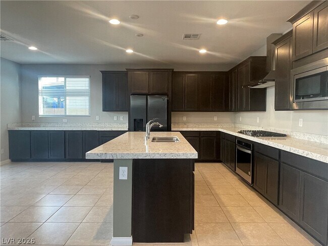 Building Photo - 4749 Prizewinner St