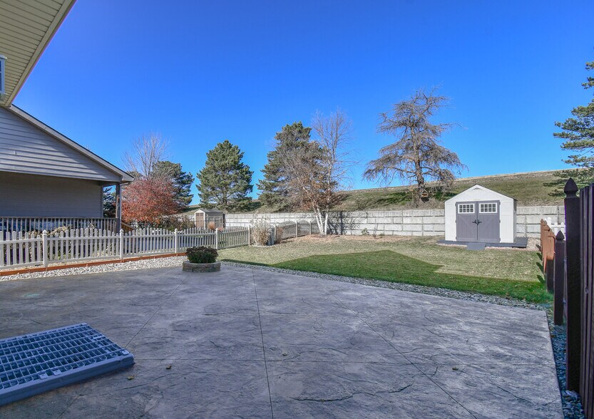 Building Photo - 9412 Forest Glen Dr