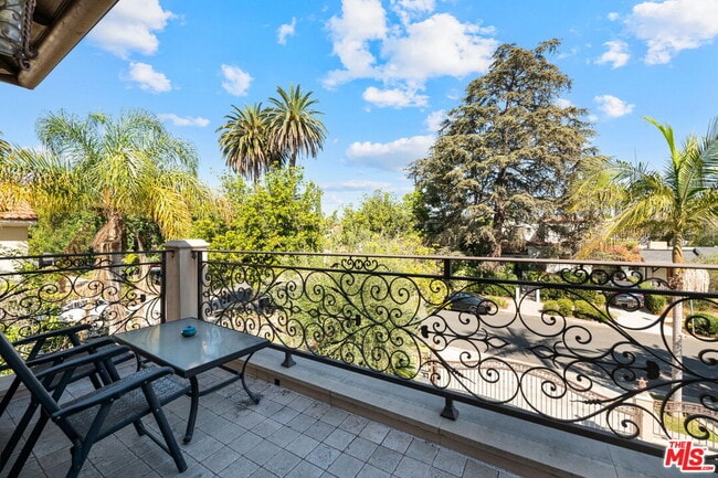 Building Photo - 2023 Parnell Ave