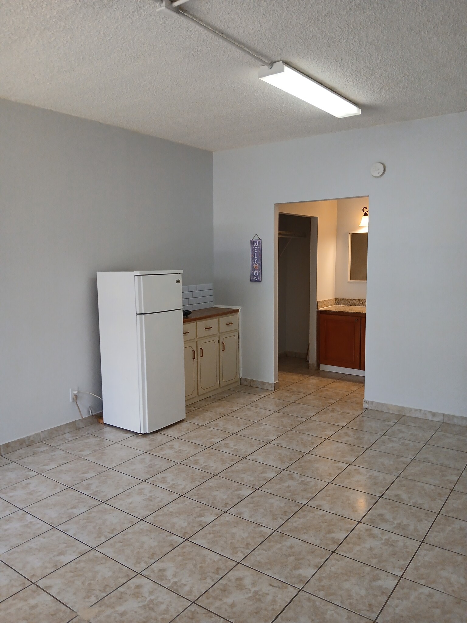 Building Photo - 8421 S Orange Blossom Trl