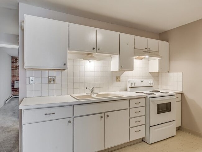 Building Photo - 2331 E Market St