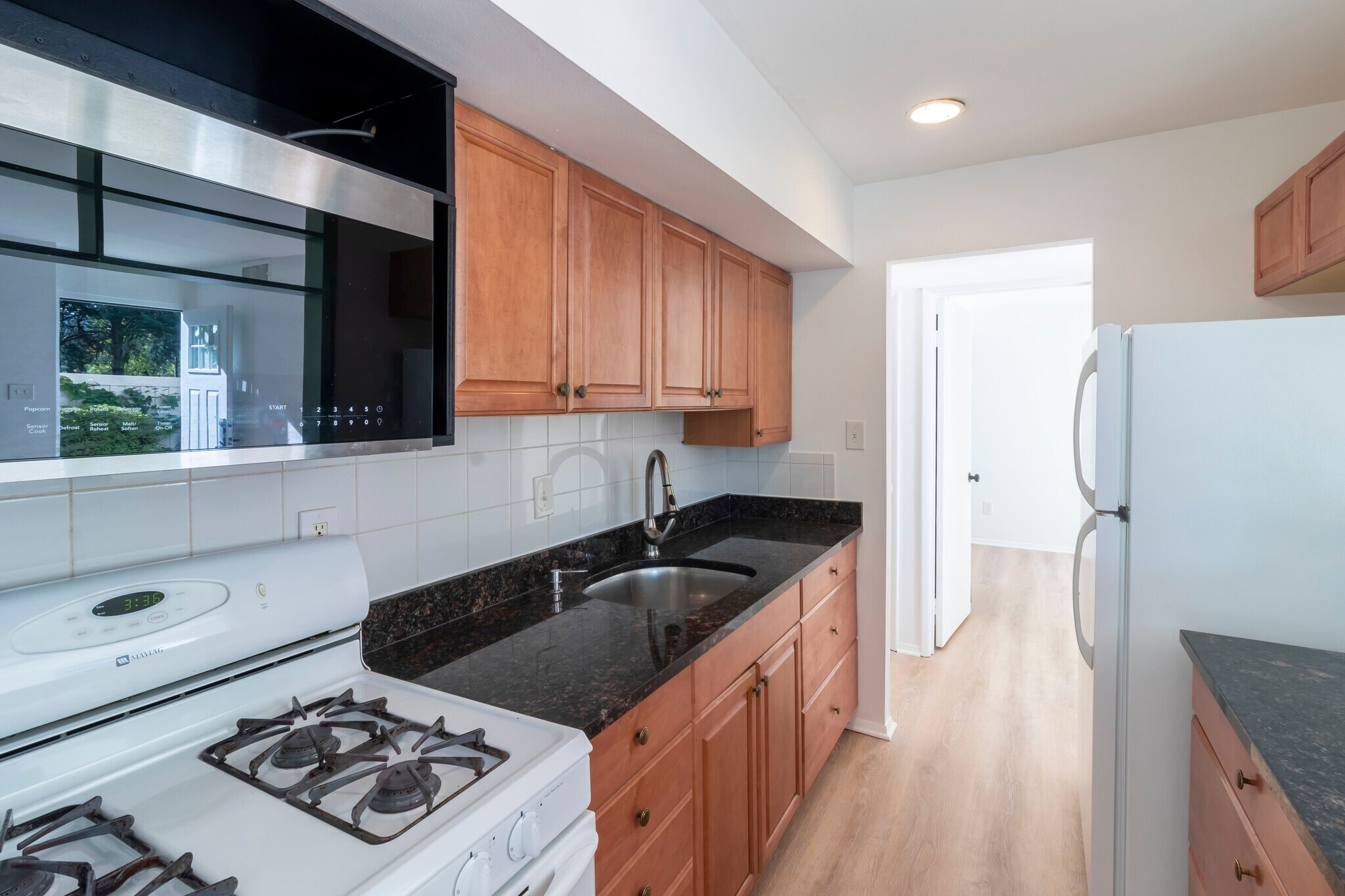 Building Photo - 104 Birch St