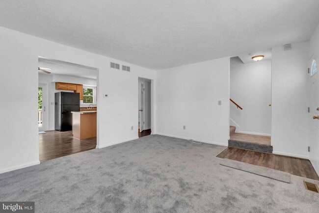 Building Photo - 651 Westphalia Ct