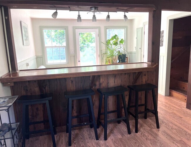 Building Photo - Fully Furnished- 2 bedroom/ 2 bathroom in Seacliff neighborhood walking distance to the beach