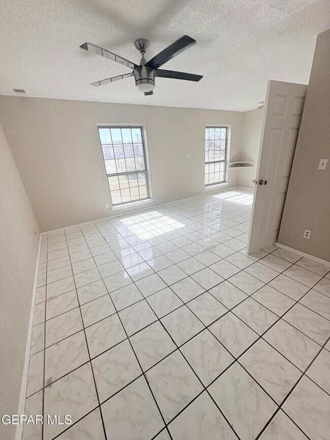 Building Photo - 3444 Tascosa St