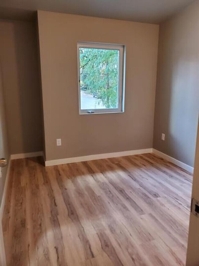 Building Photo - 3 Bedroom 2.5 Bath in Tumwater