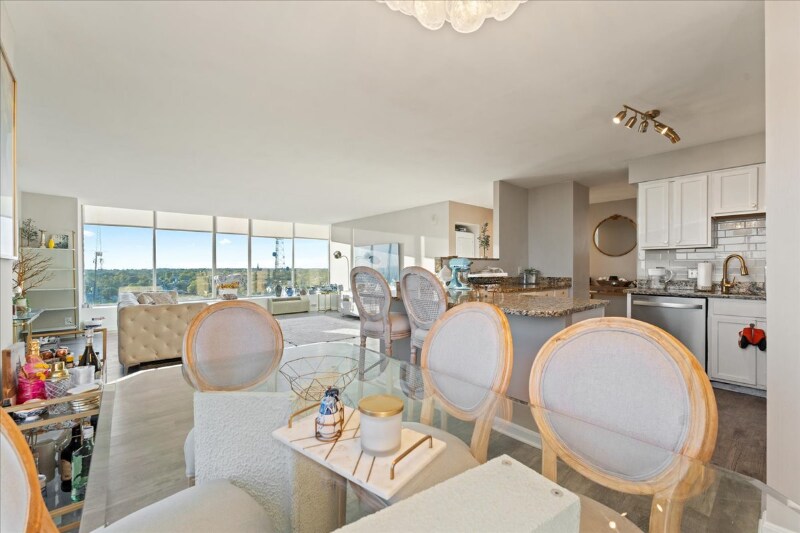 Building Photo - 810 Matson Pl