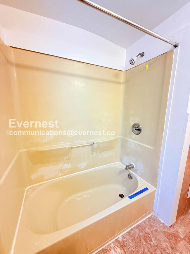 Building Photo - 6901 Heyden St