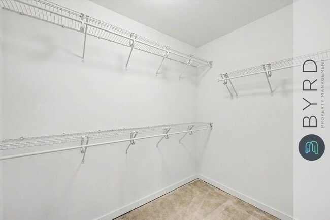 Building Photo - 16921 Thornapple Run