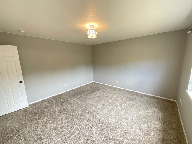 Building Photo - 3 Bedroom Home Available Near Briargate Bl...