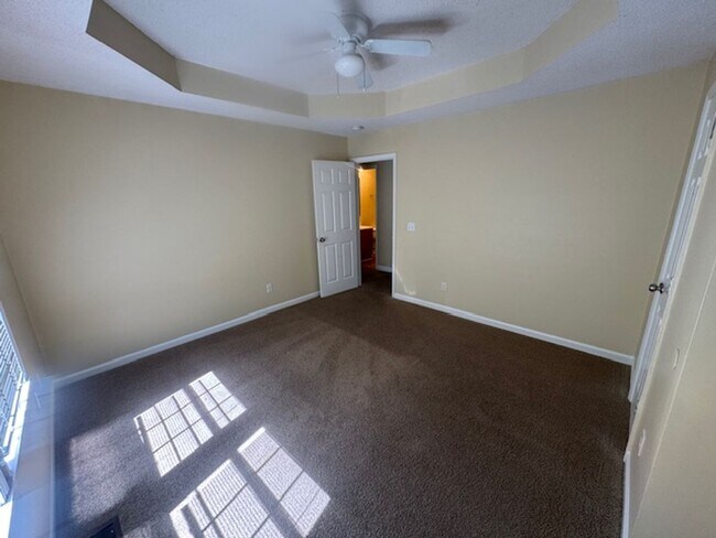 Building Photo - 3301 Roanoke Rd