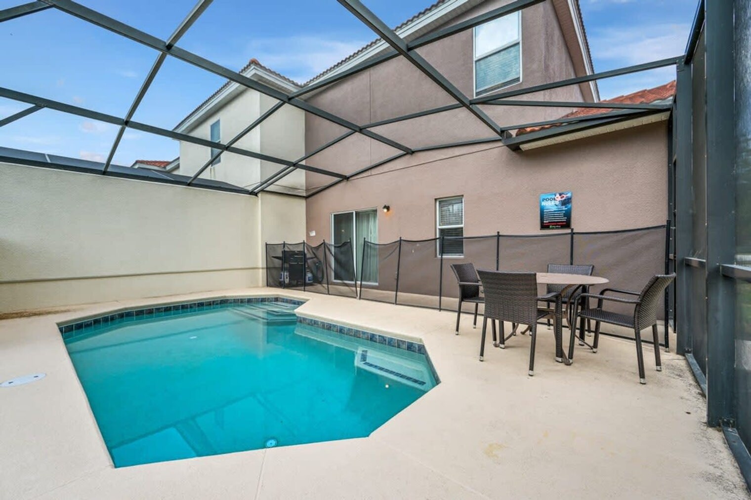 Building Photo - 1000 Las Fuentes Dr