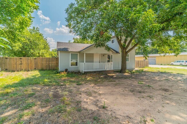 Building Photo - ? Newly Renovated Home in Arlington! ?