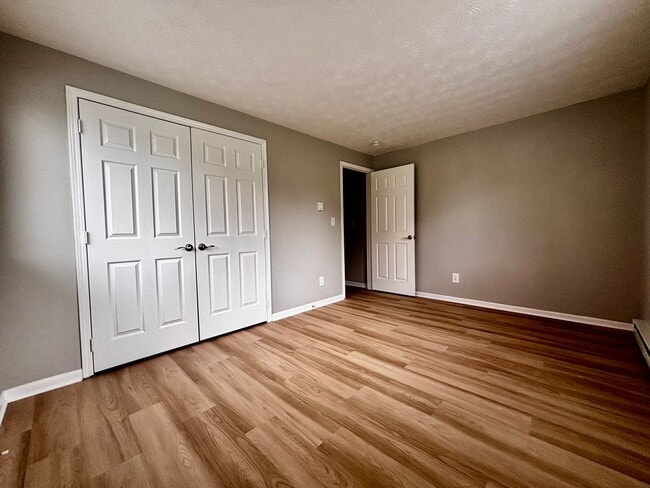 Building Photo - Renovated 2 bedroom in peaceful Englewood ...