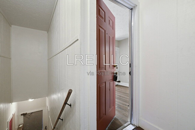 Building Photo - 1273 S Clay St