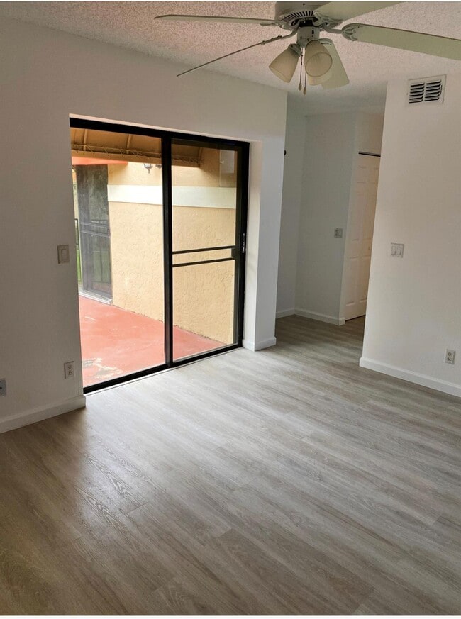 Building Photo - 8219 Thames Blvd