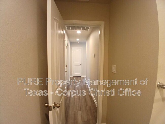 Building Photo - 7610 Rustler Ln