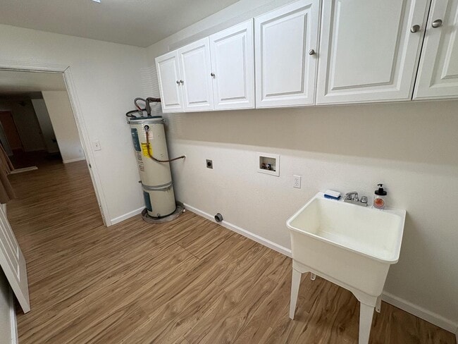 Building Photo - 310 Barbara Ave