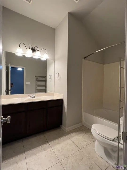 Building Photo - 2410 Hebert Dr