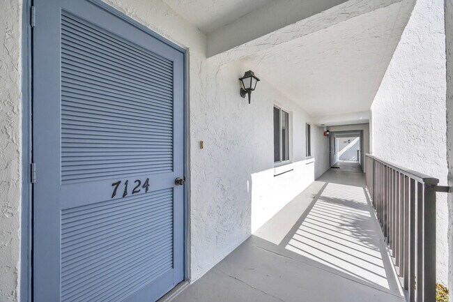 Building Photo - 2400 S Ocean Dr