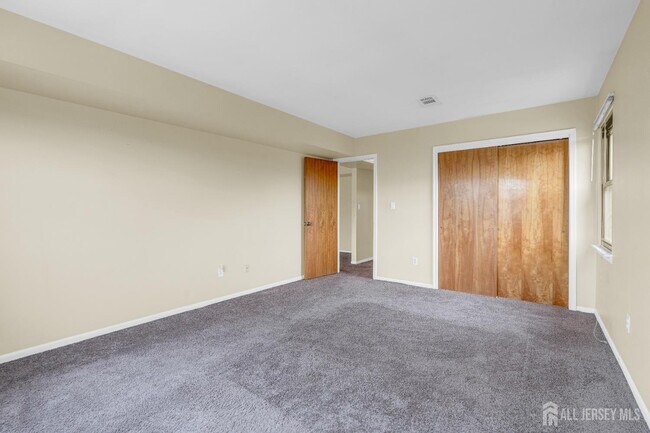 Building Photo - 101 Beverly Hl Ter