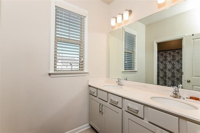 Building Photo - 4245 Grandview Pointe Wy