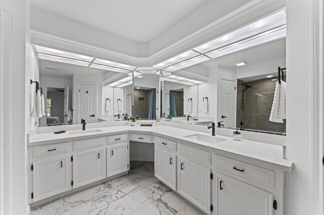 Building Photo - 15807 Crystal Brook Dr