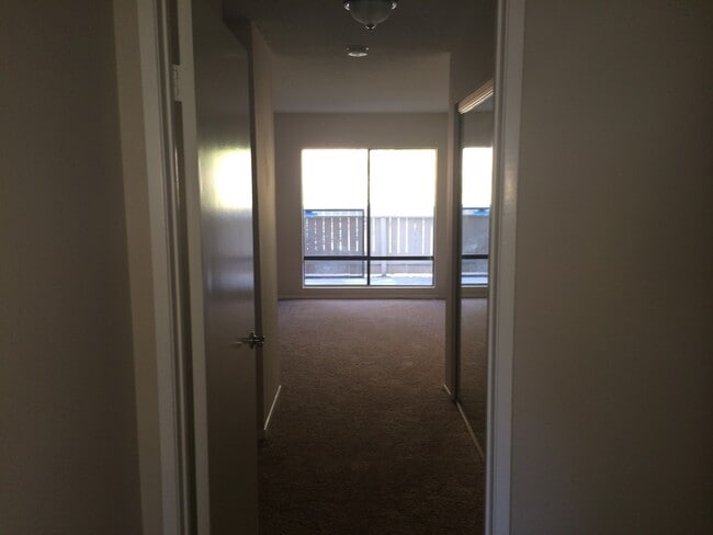 Building Photo - ranchview490