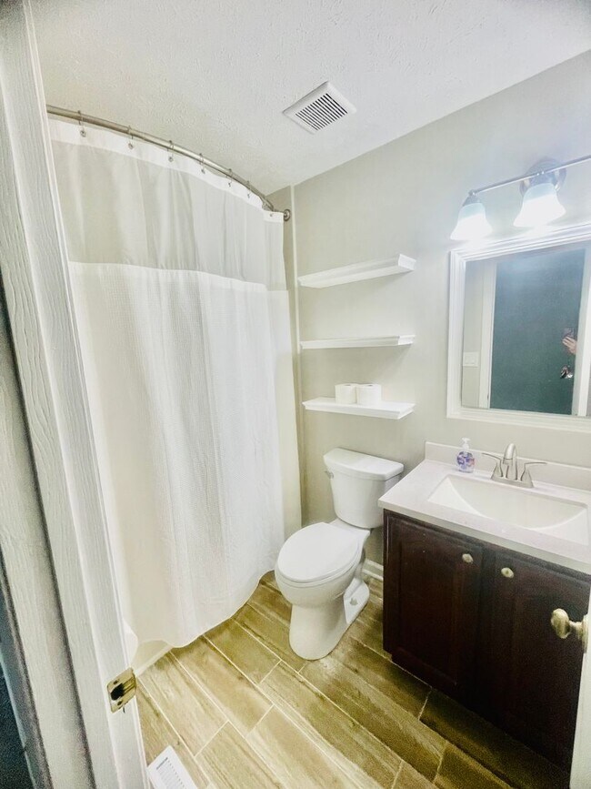 Building Photo - 3-Bedroom 2.5 bath Townhome in Imperial – ...