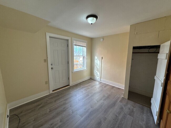 Building Photo - 16 Union St