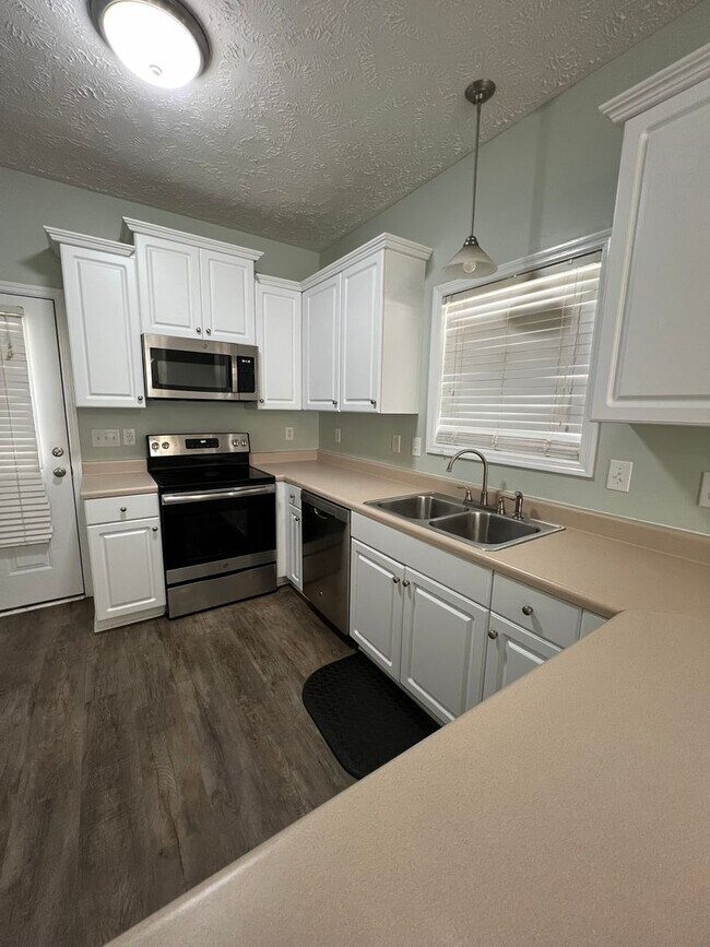 Building Photo - Home in Turtle Cove at White Lake NC   3 B...