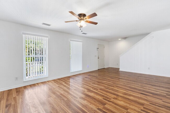 Building Photo - Charming Renovated 4BR/3BA Single Family Home