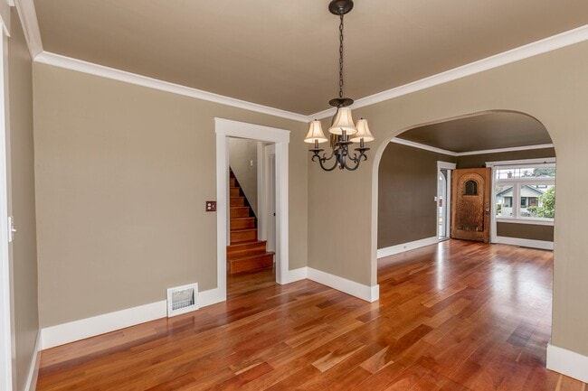 Building Photo - Beautiful Historic Multi Generational home in Heart of Snohomish