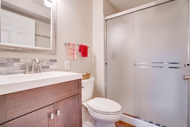 Building Photo - Beautiful 5 bed 3 bath Kirkland single fam...