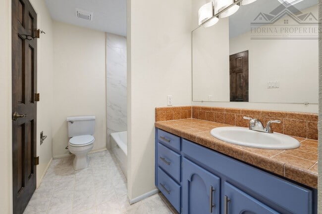 Building Photo - 3161 Plaza Blanca