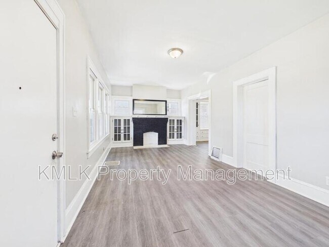 Building Photo - 429 Lovisa St