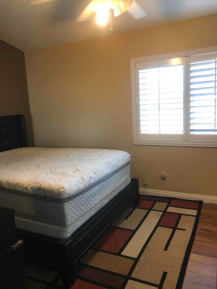 Building Photo - 10745 Champagne Rd