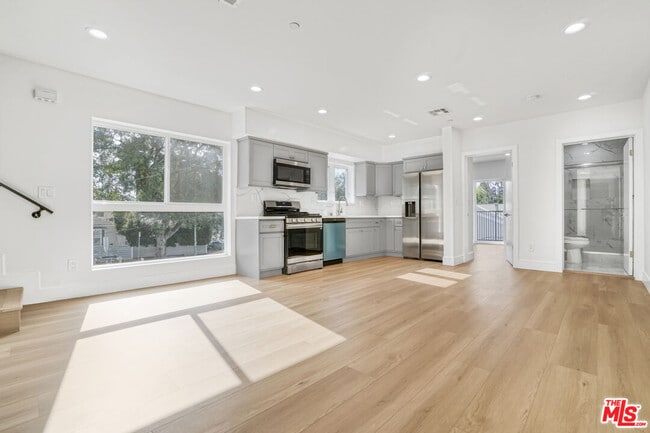 Building Photo - 2057-2054 S Garth Ave