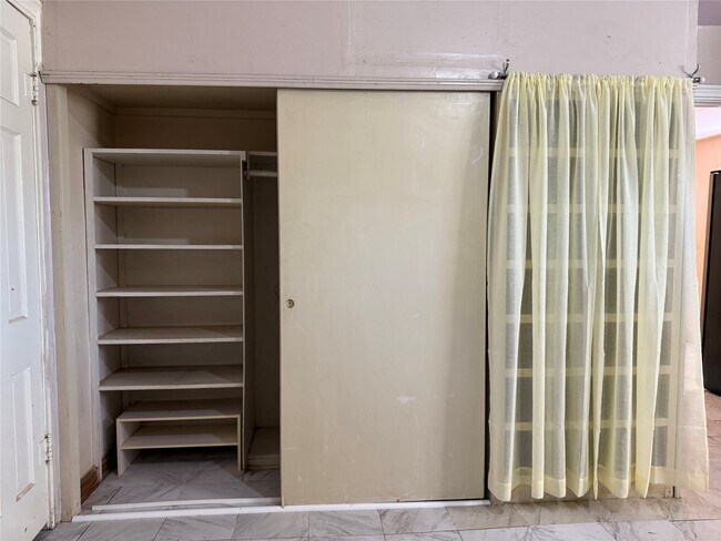 Building Photo - 5004 Irvington Blvd