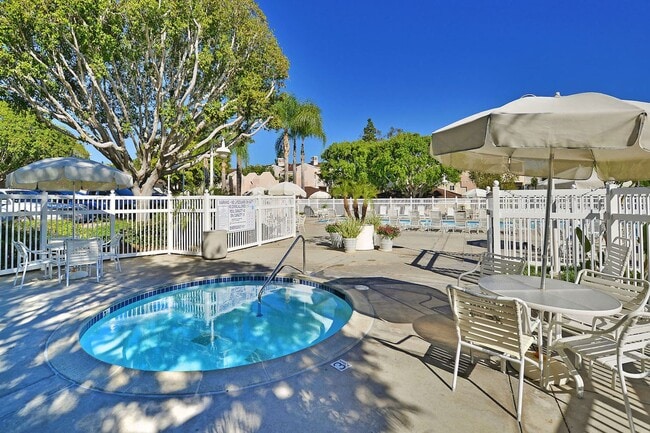 Building Photo - Fashion Valley 2Br/2Ba Condo with 2 car ga...