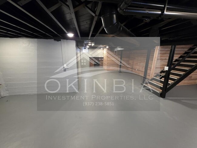 Building Photo - 2540 Catalpa Dr.