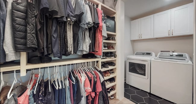 Building Photo - "Charming 3-Bed, 2-Bath Home on Claypool R...