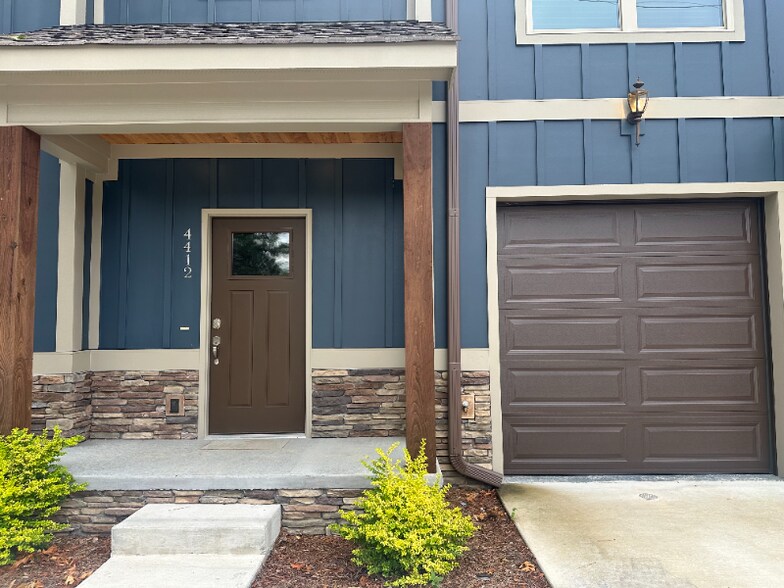 Primary Photo - 4412 Shelborne Dr
