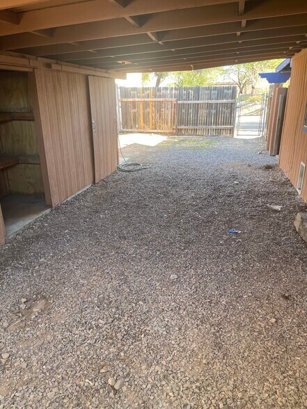 Building Photo - 313 E Calle Arizona