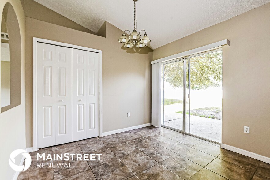 Building Photo - 822 Del Prado Dr