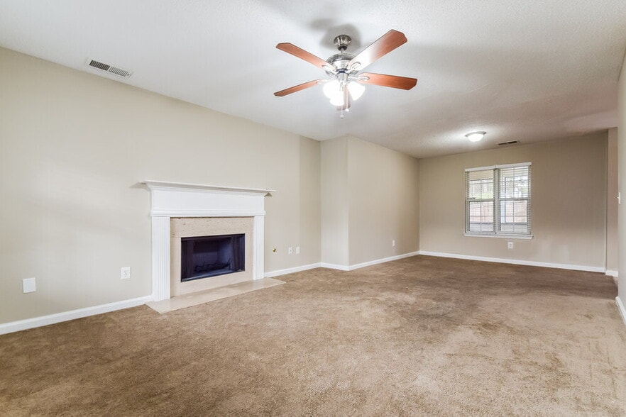 Building Photo - 4405 Grove Dr NW